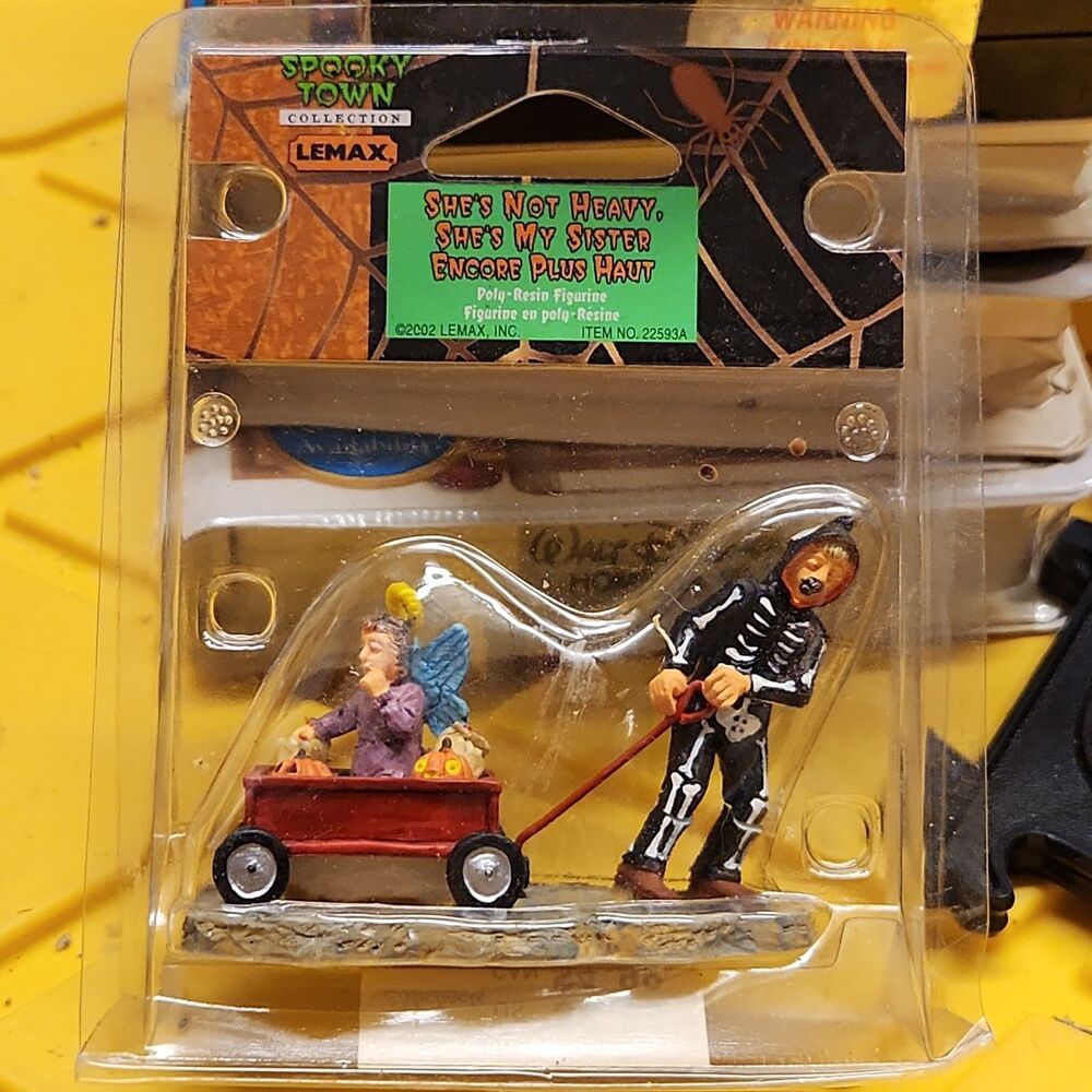 Lemax 2002 Spooky Town Halloween She's Not Heavy She's My Sister New Retired
